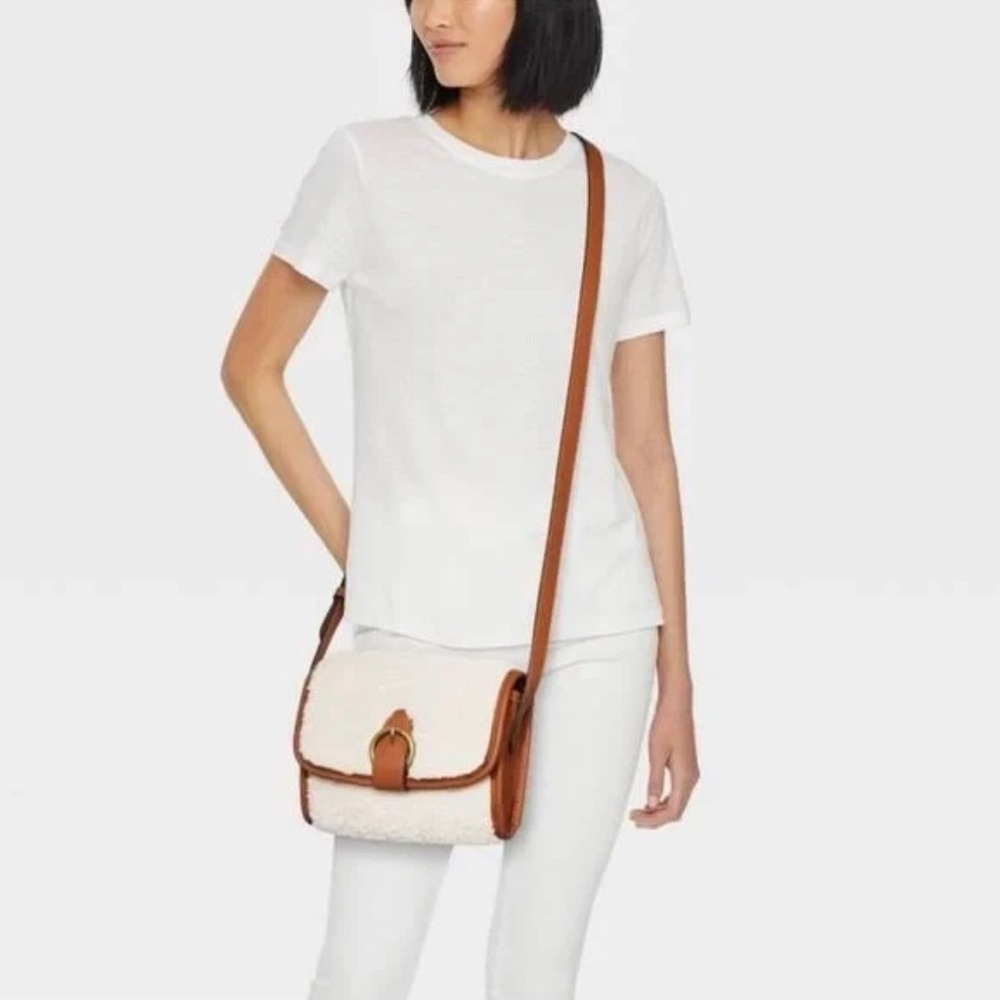 Universal Thread Buckle Flap Women's Sherpa Crossbody Bag Beige